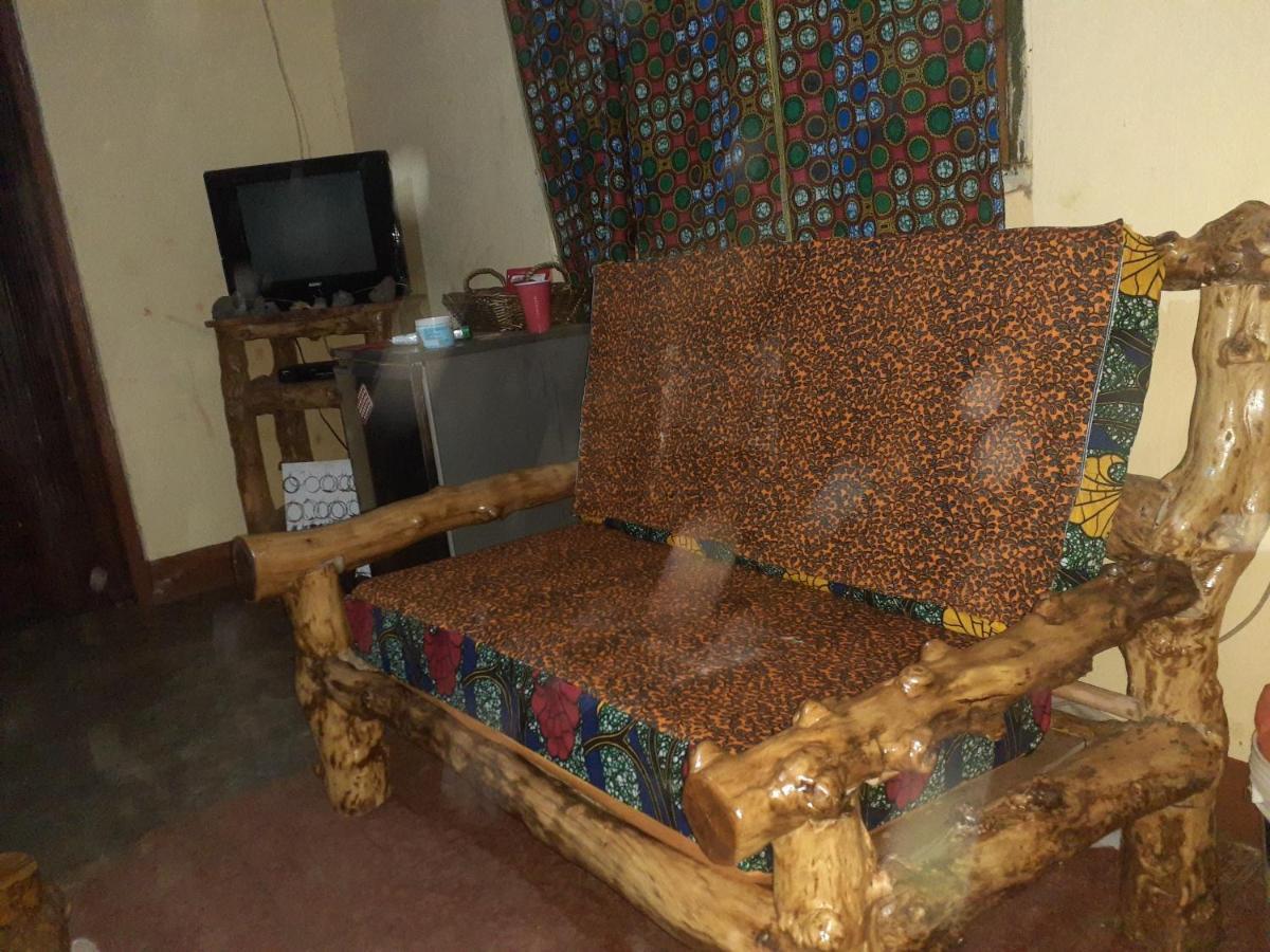 Mai Kilimanjaro Home Stay Marangu Экстерьер фото